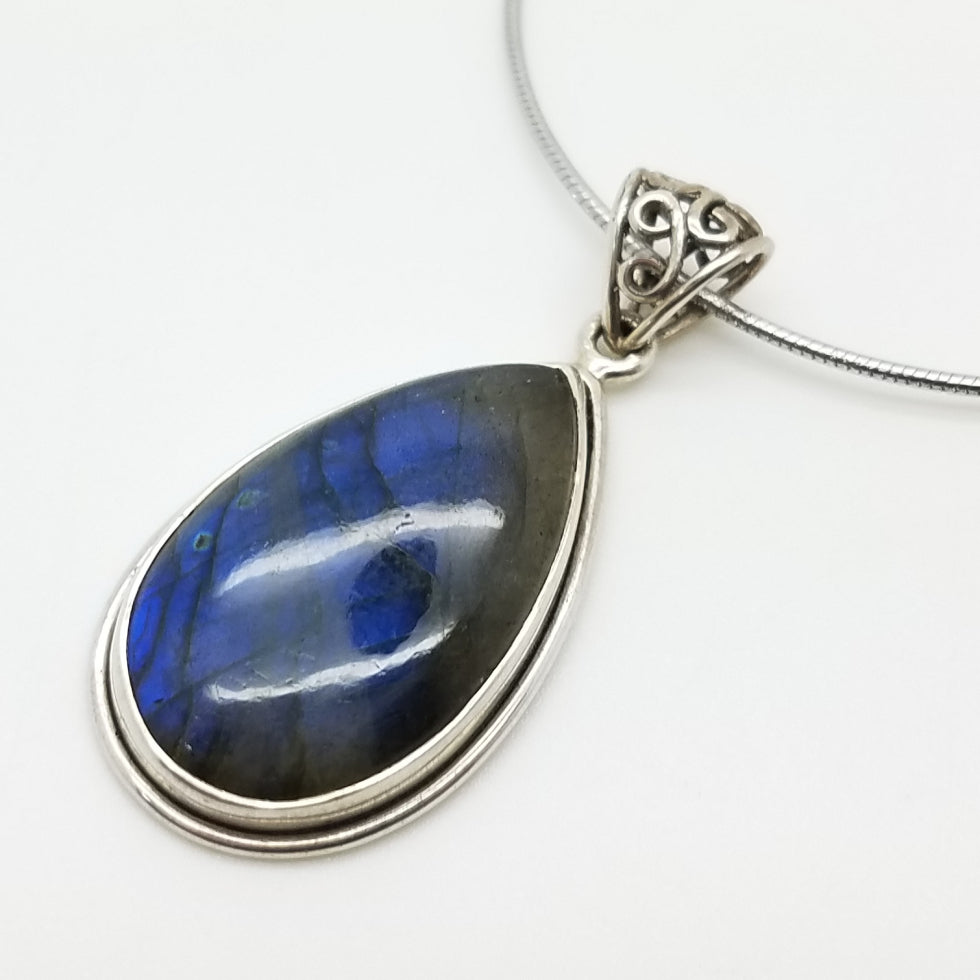 Labradorite Pendant - The Meteorite Traders