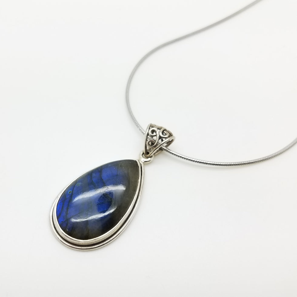 Labradorite Pendant - The Meteorite Traders