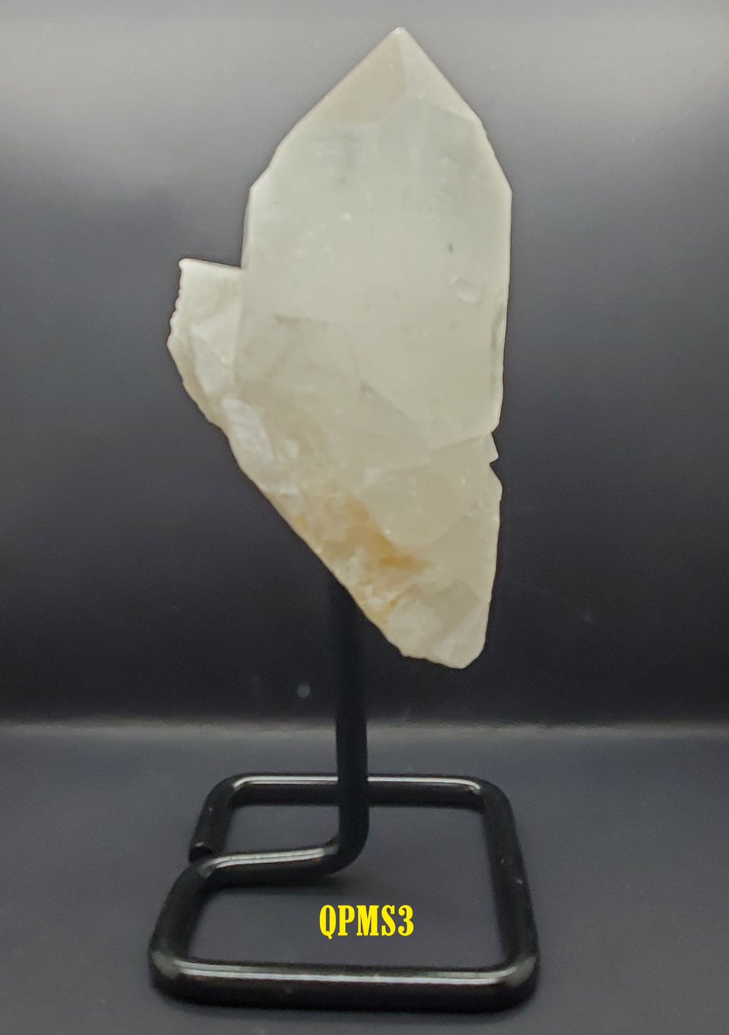 Quartz Point Medium on Stand
