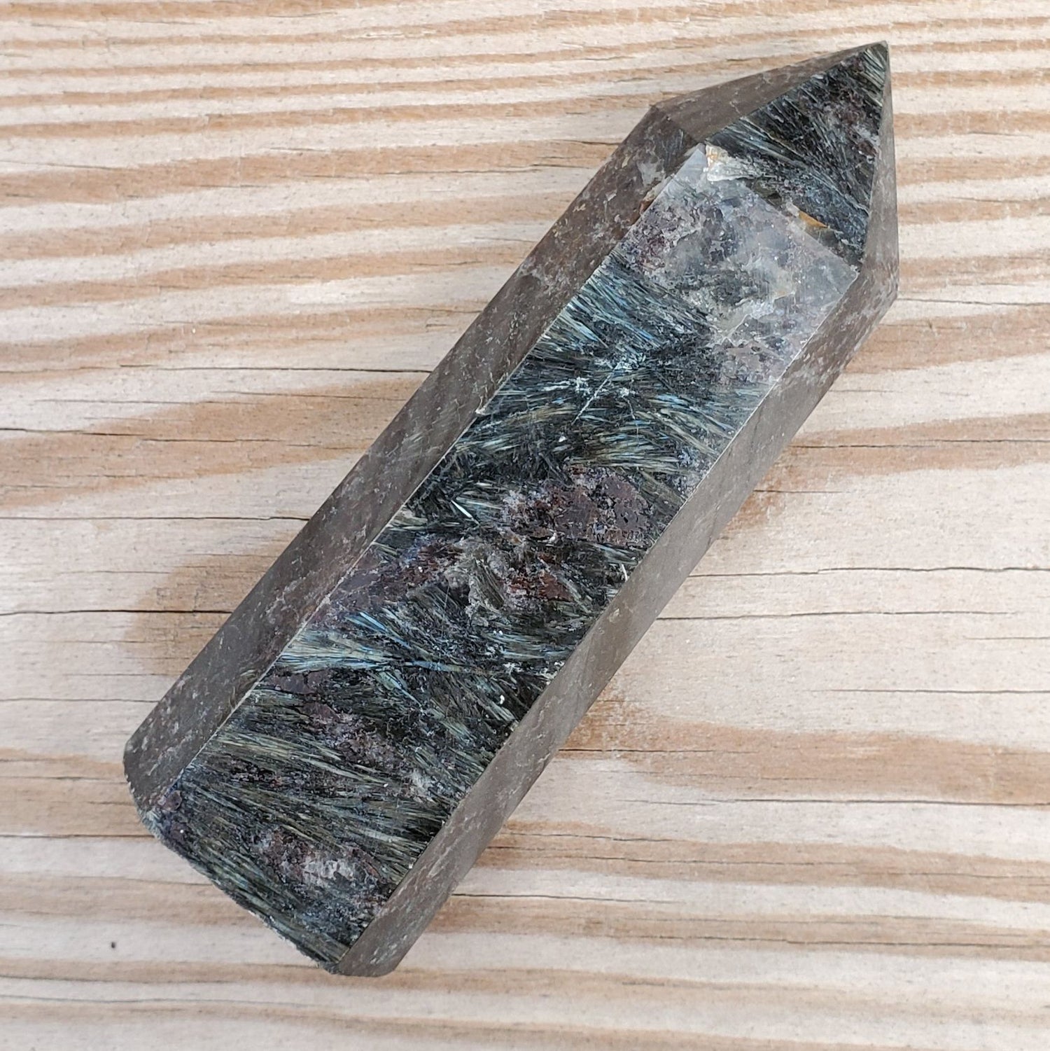 arfvedsonite polished point 21-1
