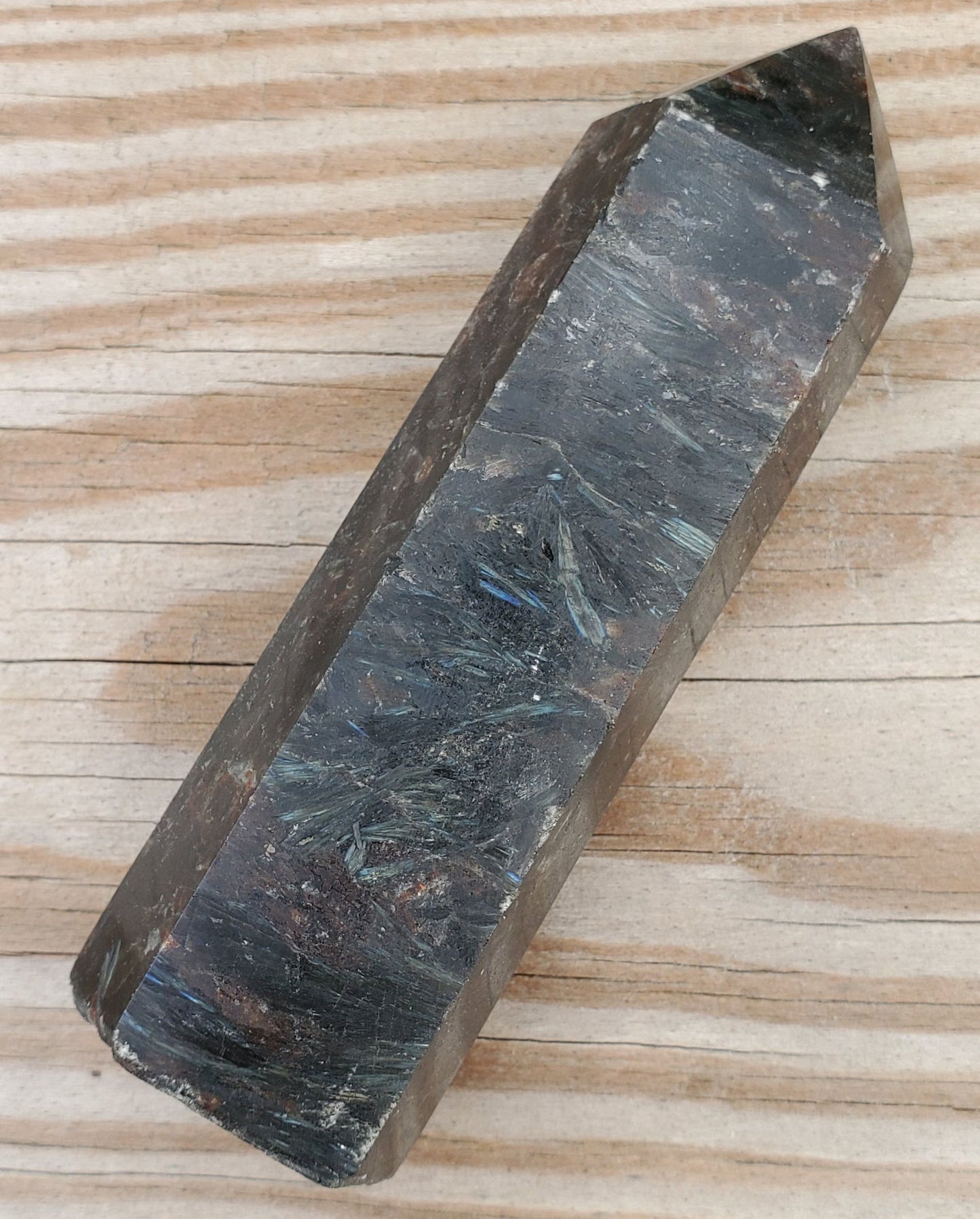 arfvedsonite polished point 22-1