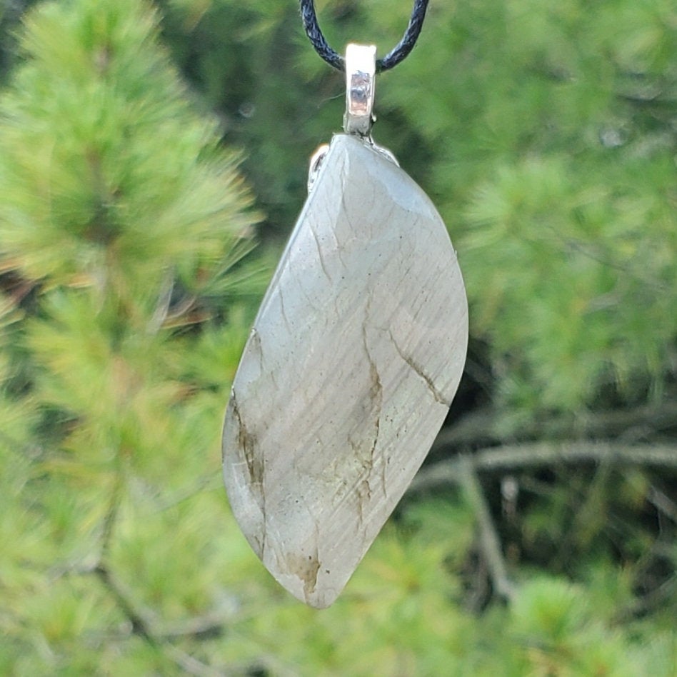 Flashy Labradorite Gemstone Pendant