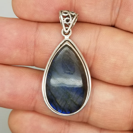 Labradorite Pendant - The Meteorite Traders