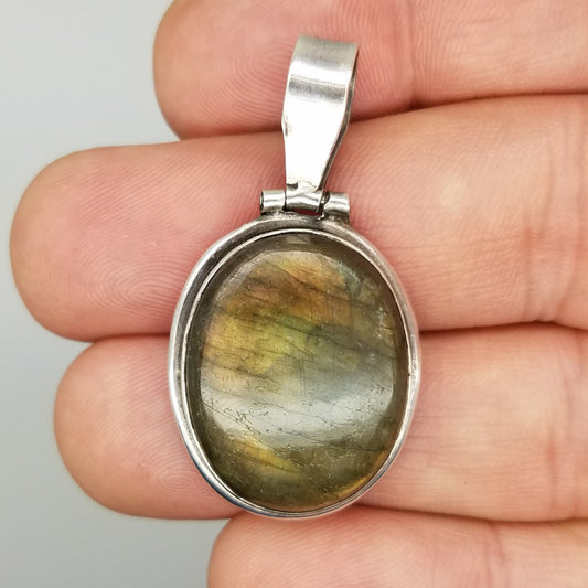 Labradorite Pendant - The Meteorite Traders