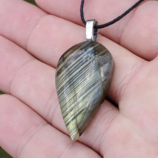 Labradorite Gemstone Pendant