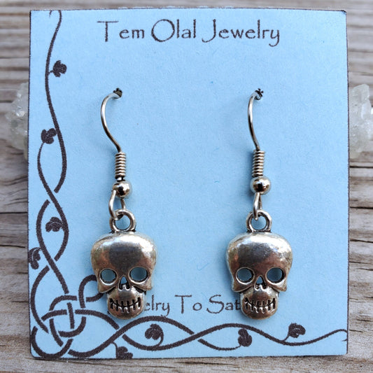 Small Skull Earrings Tem Olal