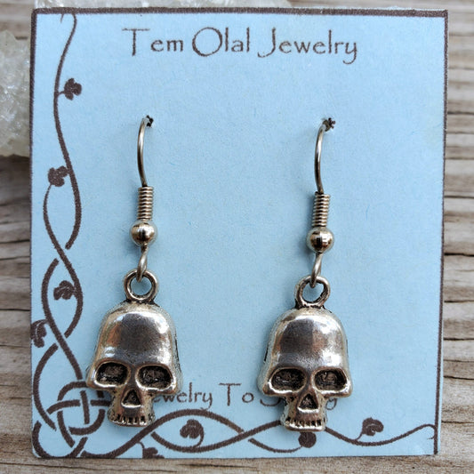 Small Skull V Earrings Tem Olal