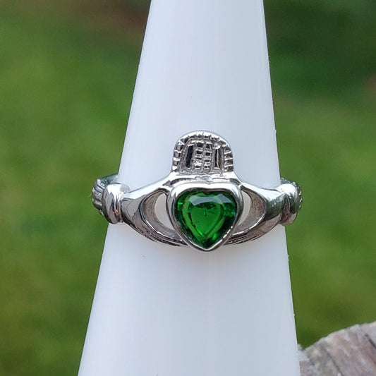 Green Facet Celtic Claddagh Ring