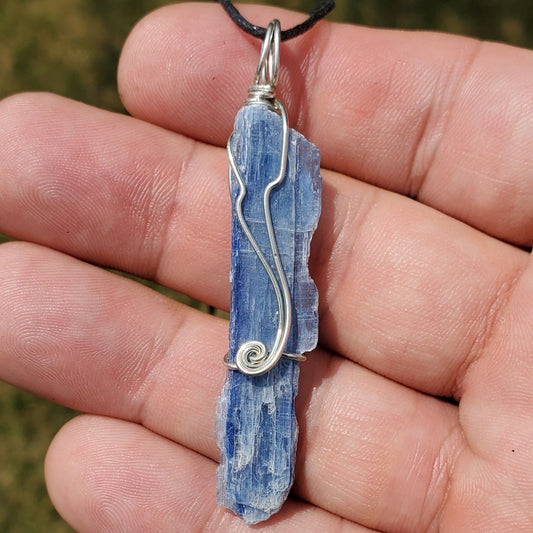 Blue Kyanite Wire Wrap Pendant2