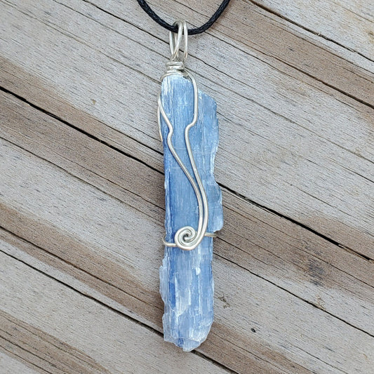 Blue Kyanite Wire Wrap Pendant2