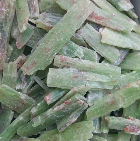 Green Kyanite Blade Shape | 4oz Bag - The Meteorite Traders