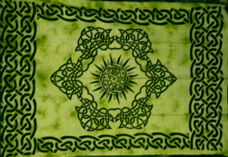 sm tapestry celtic sun design green