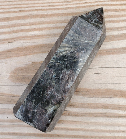 arfvedsonite polished point 21