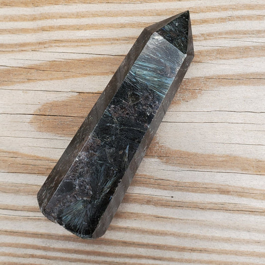 arfvedsonite polished point 23