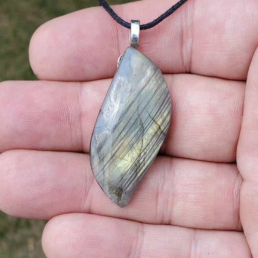 Flashy Labradorite Gemstone Pendant